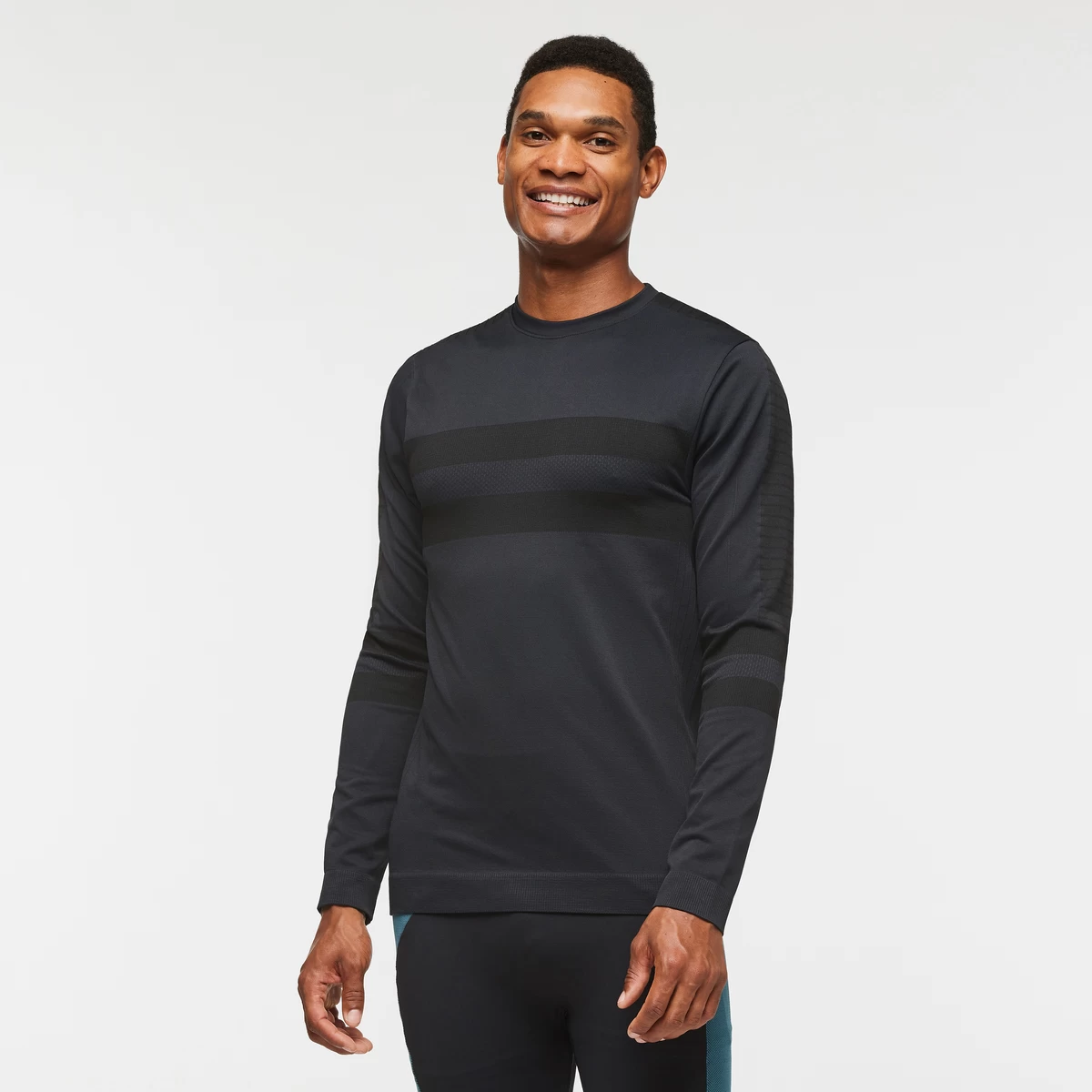 Debajo Seamless Baselayer Crew - Men's 1 Debajo Seamless Baselayer Crew - Men's