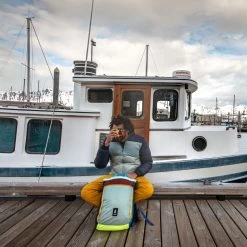 Todo 16L Convertible Tote - Del Día 10 Todo 16L Convertible Tote - Del Día -Cotopaxi Shop 2000X1000 FW22 Alaska AJwells 133